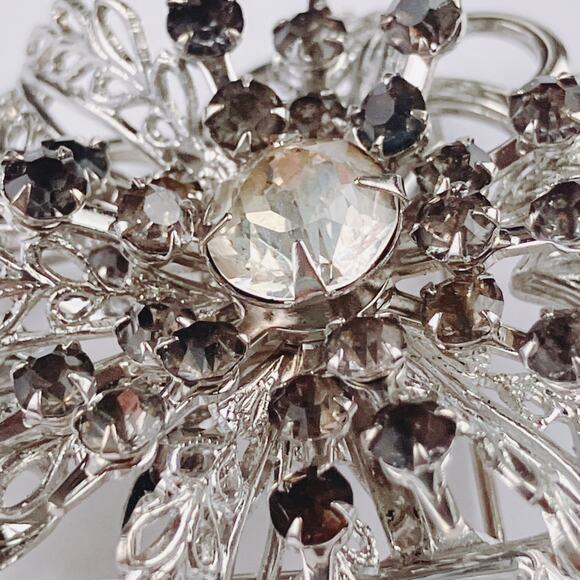 VTG 1950s Brooch Filigree Floral Smoky Rhinestone Silver Tone Mid Century Pin - Picture 4 of 10